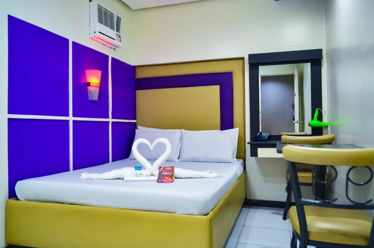 Hotel 99 Cubao Quezon City Esterno foto