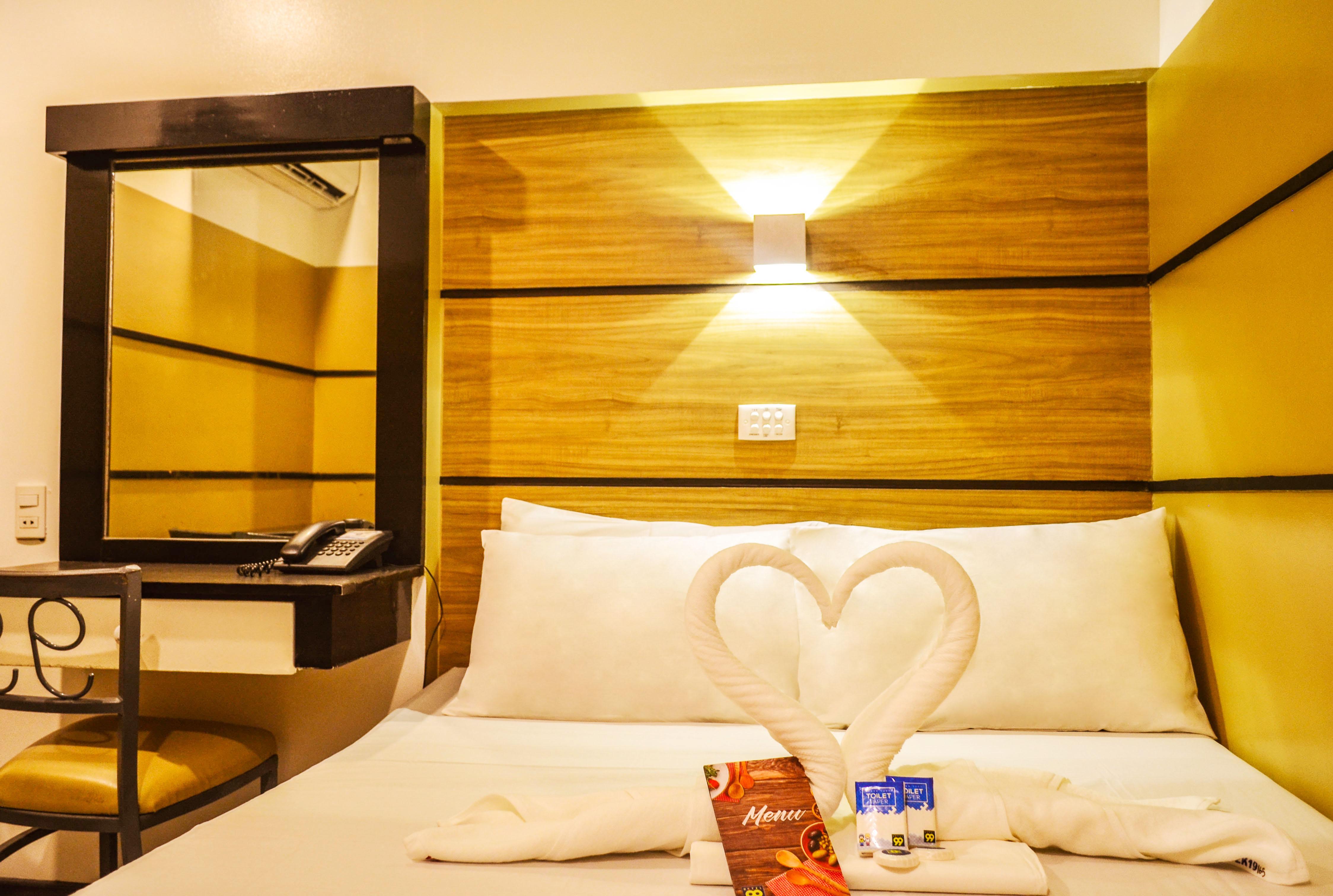 Hotel 99 Cubao Quezon City Esterno foto