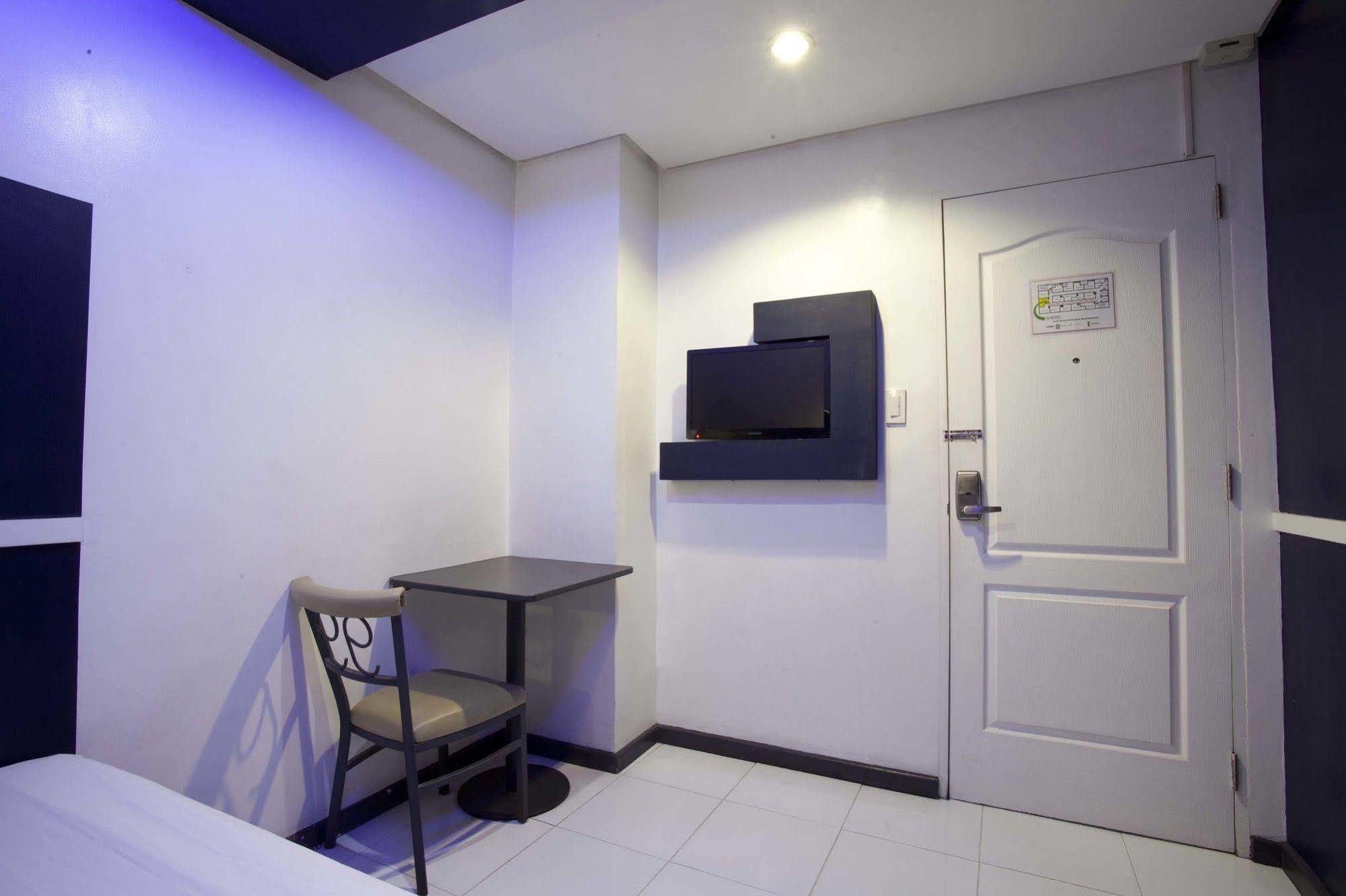 Hotel 99 Cubao Quezon City Esterno foto