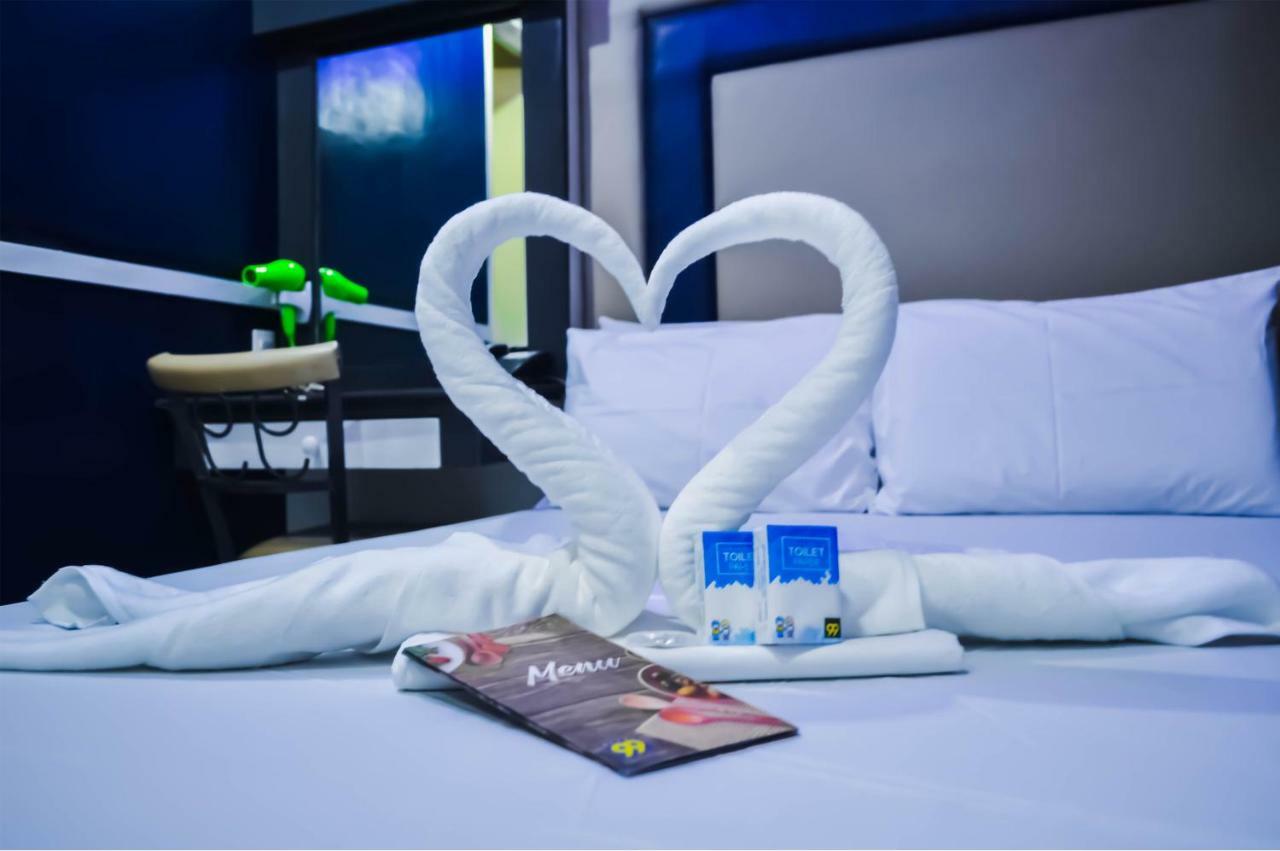 Hotel 99 Cubao Quezon City Esterno foto